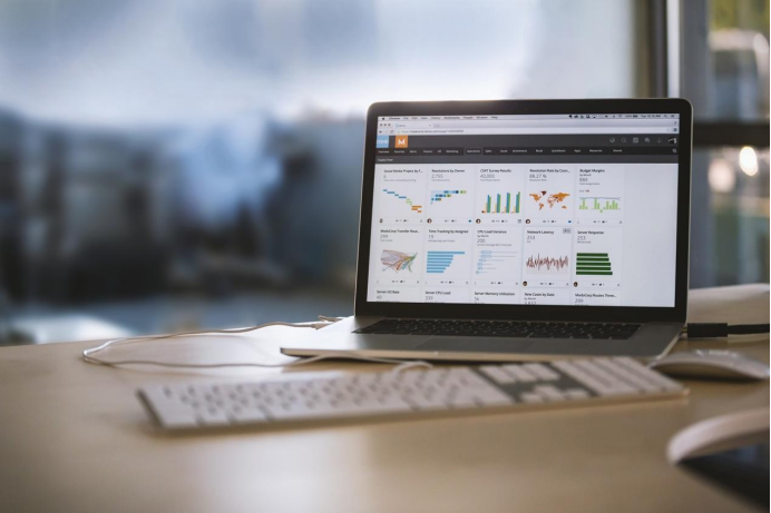 ���ݼ�ʻ�ա������������ľ�������  